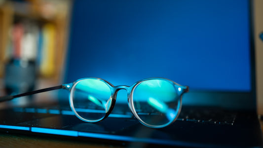 Exploring the Benefits of Blue Light Filtering Glasses for Restful Nights